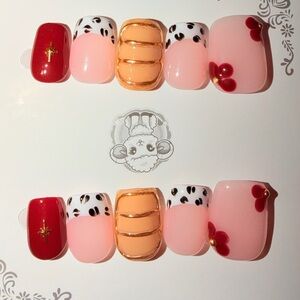 Stylish Red and white handmade press on Nail Set